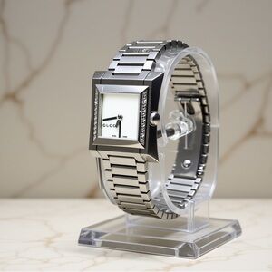 Gucci Watch with Diamond.